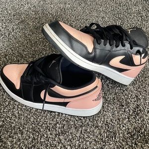 Jordan 1 Low Salmon/Black size 13